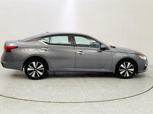 Used 2022 Nissan Altima 2.5 SV AWD/4WD image 8