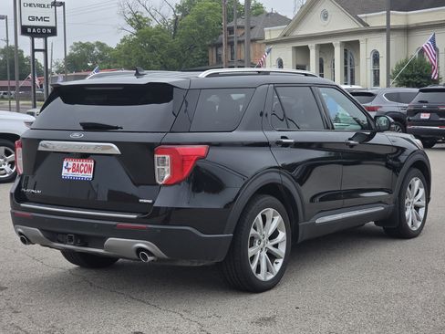 Used 2022 Ford Explorer Platinum w/ Technology Package RWD image 4