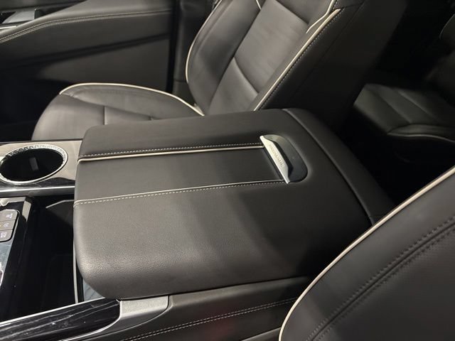 Used 2025 Cadillac Escalade Sport w/ Touring Package AWD/4WD image 27