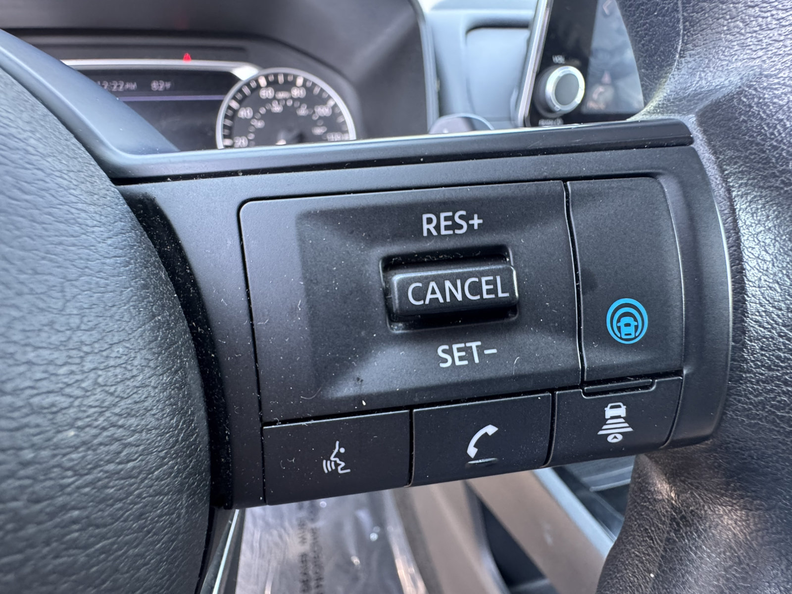 Used 2024 Nissan Rogue SV AWD/4WD image 33