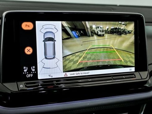 Certified 2025 Volkswagen Atlas Peak Edition SE image 19