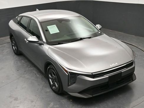 Used 2025 Kia K4 LXS image 23