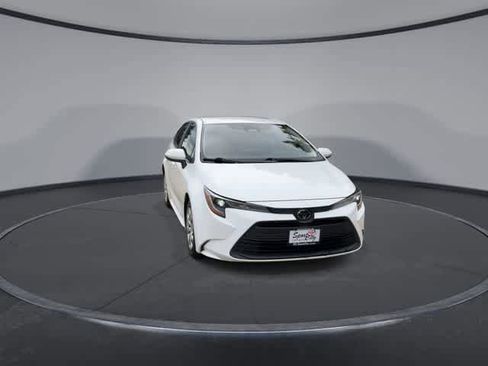 Used 2024 Toyota Corolla LE FWD image 7