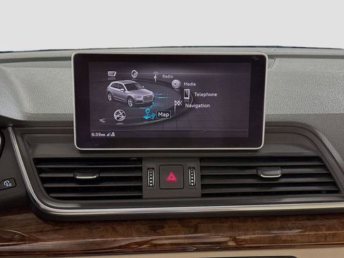 Used 2018 Audi Q5 2.0T Premium Plus w/ Premium Plus Package image 16