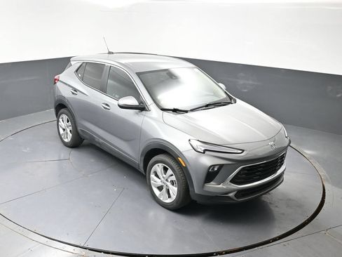 Used 2025 Buick Encore GX Preferred AWD/4WD image 38