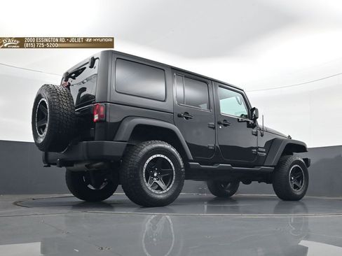 Used 2018 Jeep Wrangler Unlimited Sport S AWD/4WD image 25