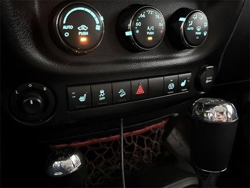 Used 2017 Jeep Wrangler Unlimited Rubicon image 22