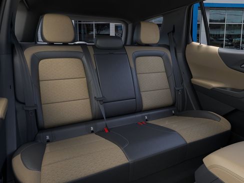 New 2025 Chevrolet Equinox ACTIV w/ Safety and Technology Package image 58