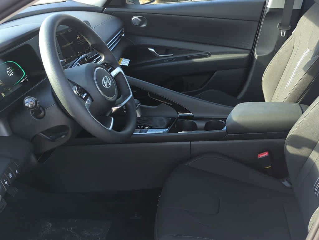 New 2026 Hyundai Elantra Hybrid FWD image 16