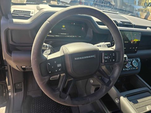 Used 2023 Land Rover Defender 110 V8 AWD/4WD image 24
