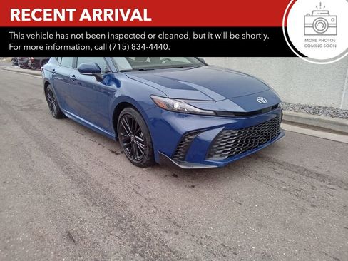 Certified 2025 Toyota Camry SE image 1