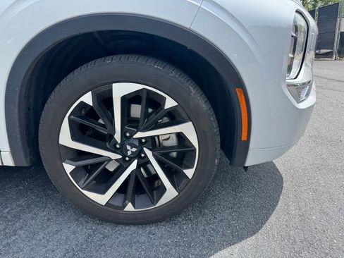 Used 2024 Mitsubishi Outlander SEL image 2