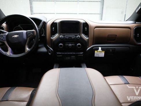 Used 2023 Chevrolet Silverado 3500 High Country w/ LPO, Hitch Package AWD/4WD image 13