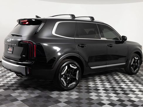 Used 2024 Kia Telluride EX w/ EX Captain's Chair Package AWD/4WD image 8