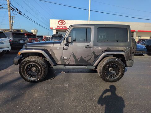 Used 2014 Jeep Wrangler Sahara w/ Trailer Tow Group AWD/4WD image 2