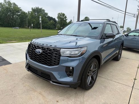Certified 2025 Ford Explorer ST-Line w/ Premium Package AWD/4WD image 7