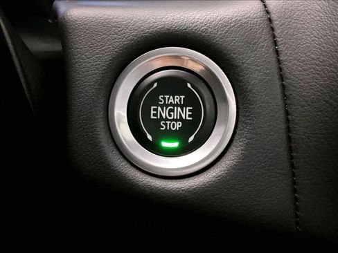 Used 2023 GMC Yukon XL AT4 image 34