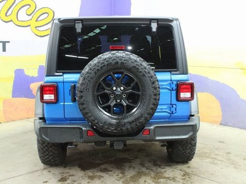 Used 2024 Jeep Wrangler Sport image 7