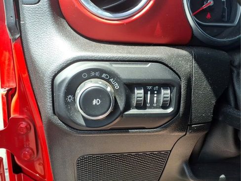 Used 2019 Jeep Wrangler Unlimited Rubicon AWD/4WD image 17