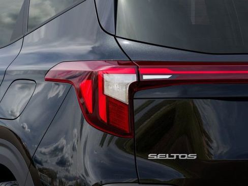New 2026 Kia Seltos LX image 11