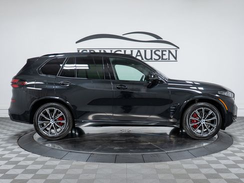 New 2026 BMW X5 xDrive40i w/ M Sport Package AWD/4WD image 4