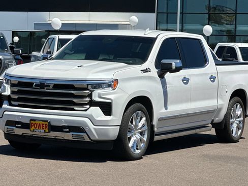 Used 2024 Chevrolet Silverado 1500 High Country w/ Technology Package AWD/4WD image 8