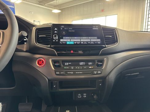 New 2025 Honda Ridgeline RTL image 14