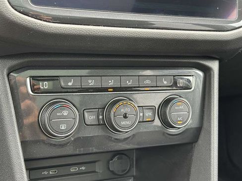 Used 2021 Volkswagen Tiguan SE w/ Panoramic Sunroof Package image 20