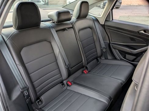 Used 2024 Volkswagen Jetta SE image 27