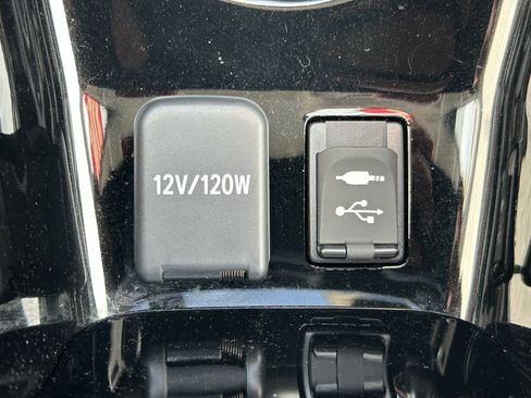 Certified 2018 Toyota Prius Prime Premium FWD image 31