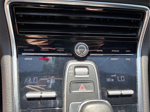 Used 2017 Porsche Panamera 4S image 33