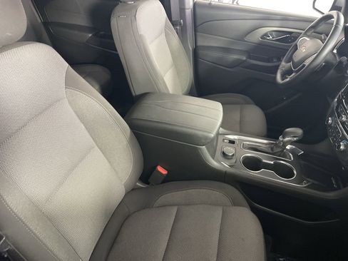 Used 2023 Chevrolet Traverse LT image 24