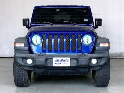 Used 2018 Jeep Wrangler Unlimited Sport S AWD/4WD image 3