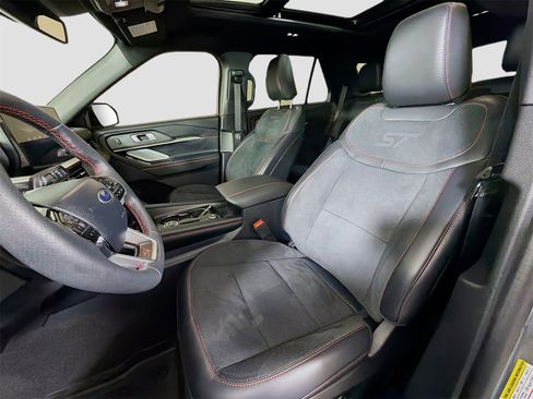 Used 2025 Ford Explorer ST w/ Sun And Sound Package image 12