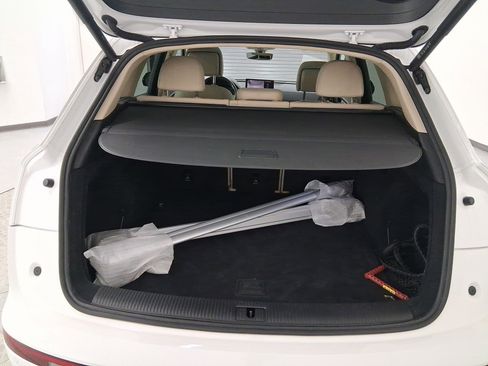 Used 2023 Audi Q5 2.0T Premium w/ Convenience Package image 26