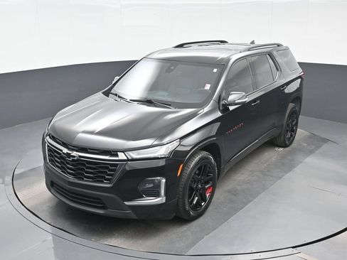 Used 2023 Chevrolet Traverse Premier w/ Redline Edition FWD image 16