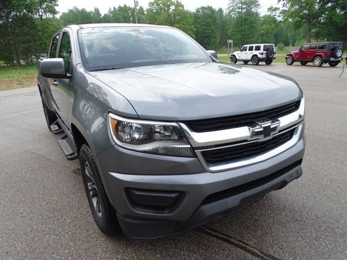 Used 2019 Chevrolet Colorado 4x4 Crew Cab w/ WT Convenience Package image 2