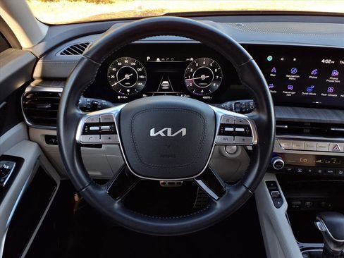 Used 2024 Kia Telluride SX image 15