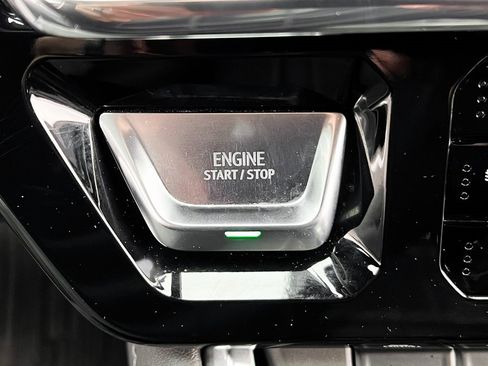 Used 2025 GMC Sierra 2500 Denali image 8