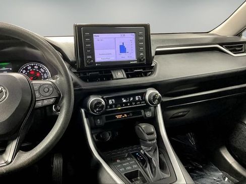 Used 2022 Toyota RAV4 XLE image 10