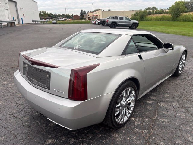 Used 2007 Cadillac XLR RWD image 5