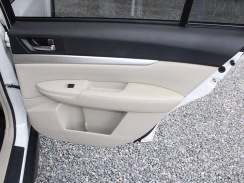 Used 2011 Subaru Outback 2.5i Premium AWD/4WD image 22