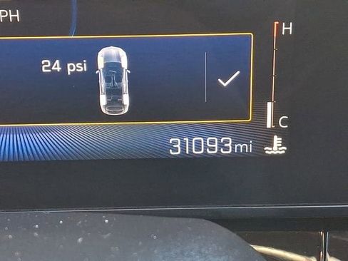 Used 2024 Chevrolet Trax RS w/ Sunroof Package image 31