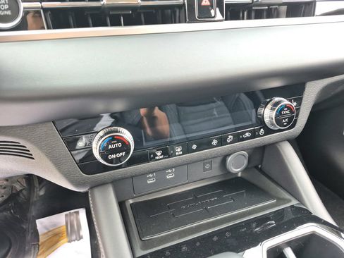 New 2026 Mitsubishi Outlander SE FWD image 18