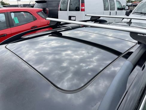 Used 2011 Volkswagen Jetta TDI FWD image 2