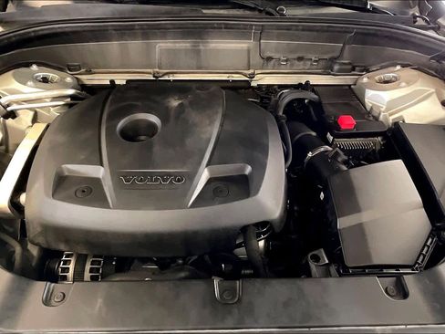 Used 2018 Volvo XC60 T5 Inscription w/ Convenience Package image 28