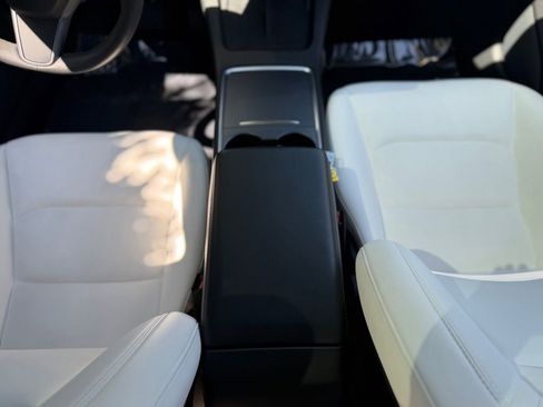 Used 2021 Tesla Model 3 Standard Range Plus image 44