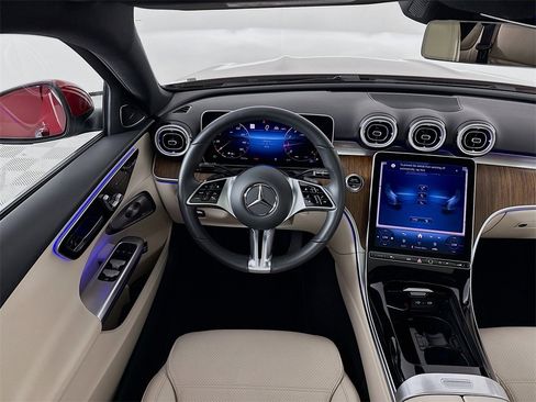 Used 2025 Mercedes-Benz C 300 4MATIC Sedan image 24