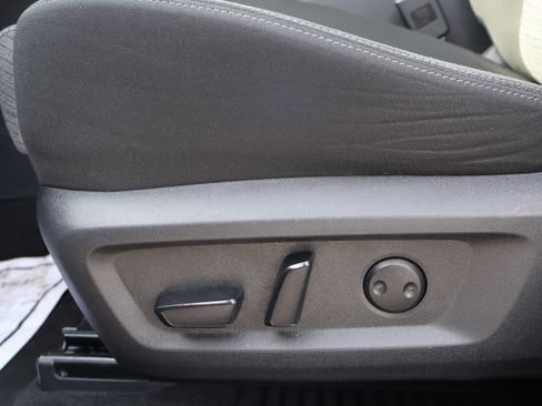Used 2023 Nissan Rogue SV AWD/4WD image 40