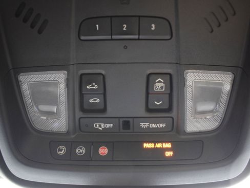 Used 2017 Cadillac XT5 Luxury w/ Driver Awareness Package image 22